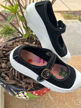 Girls Black Mary Jane Canvas Shoes with White Platform Sole